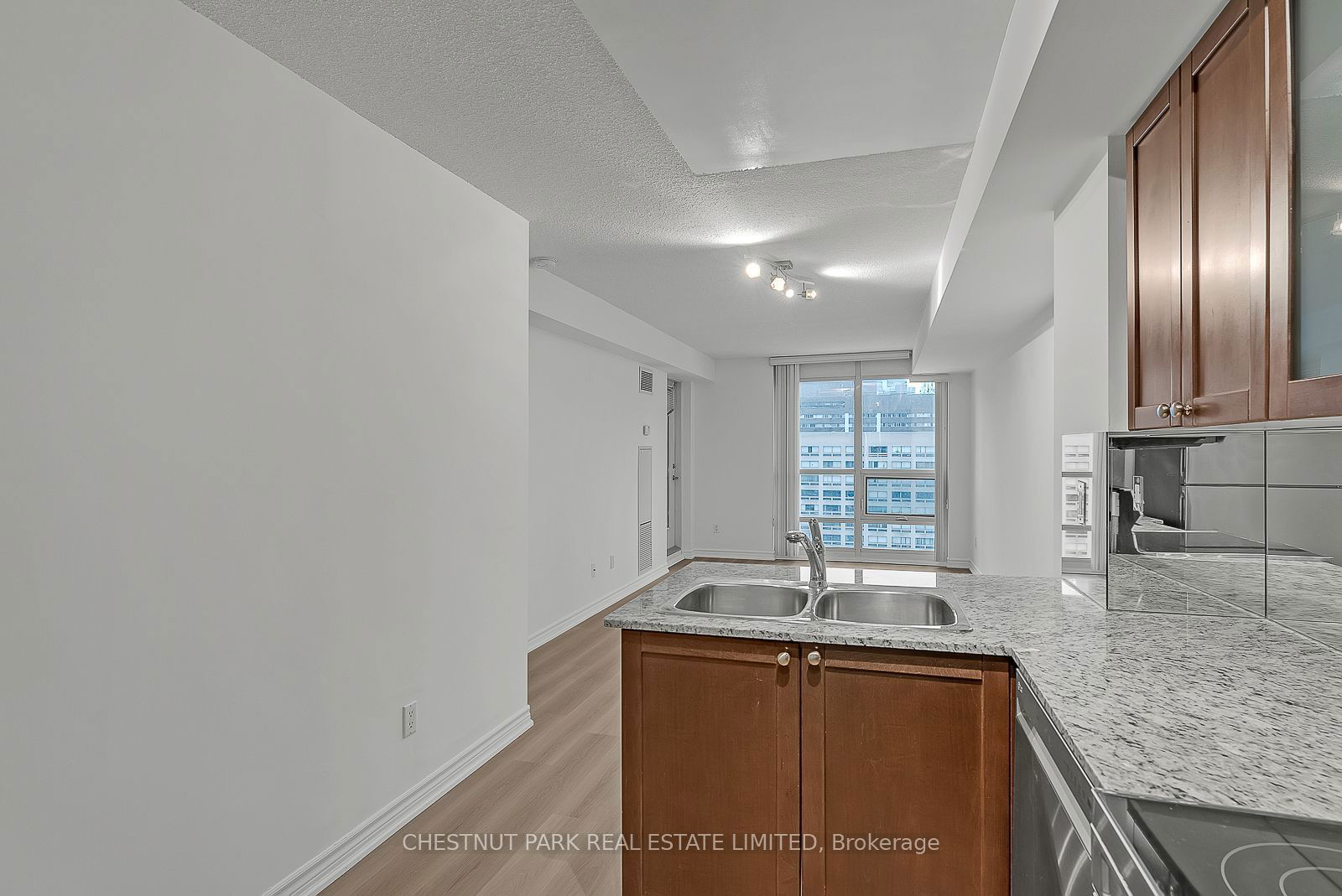 761 Bay St, unit 1503 for rent