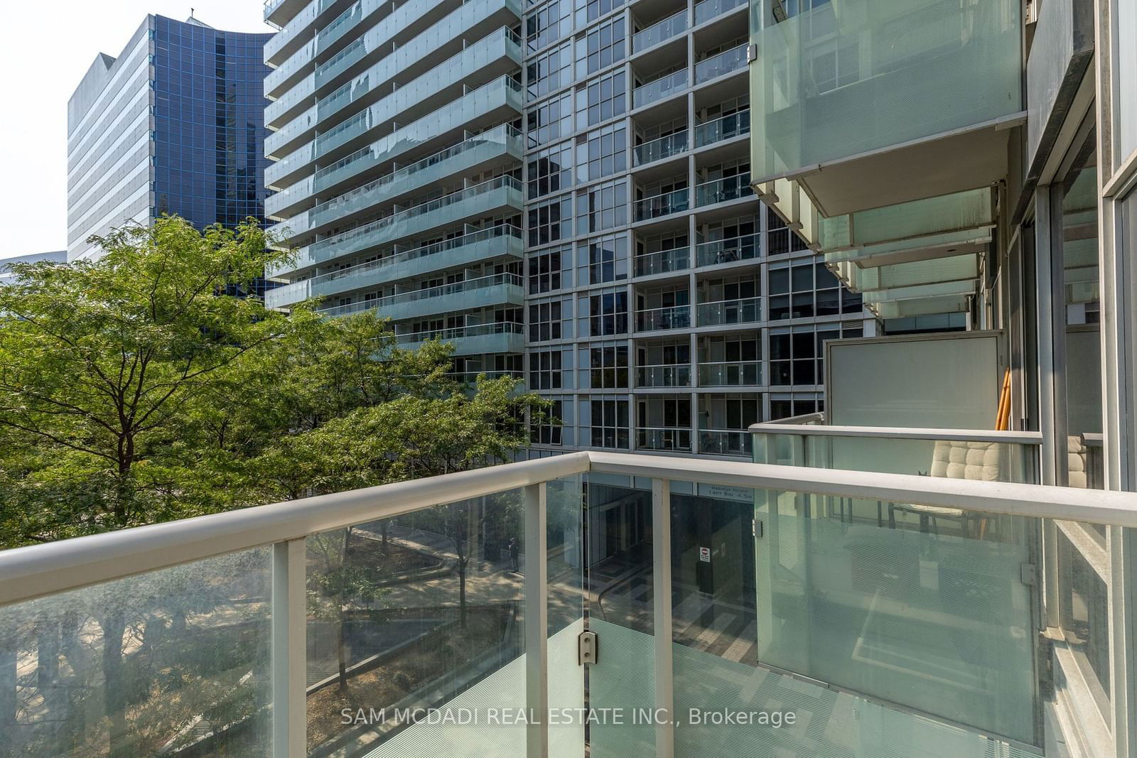 20 John St, unit 323 for sale