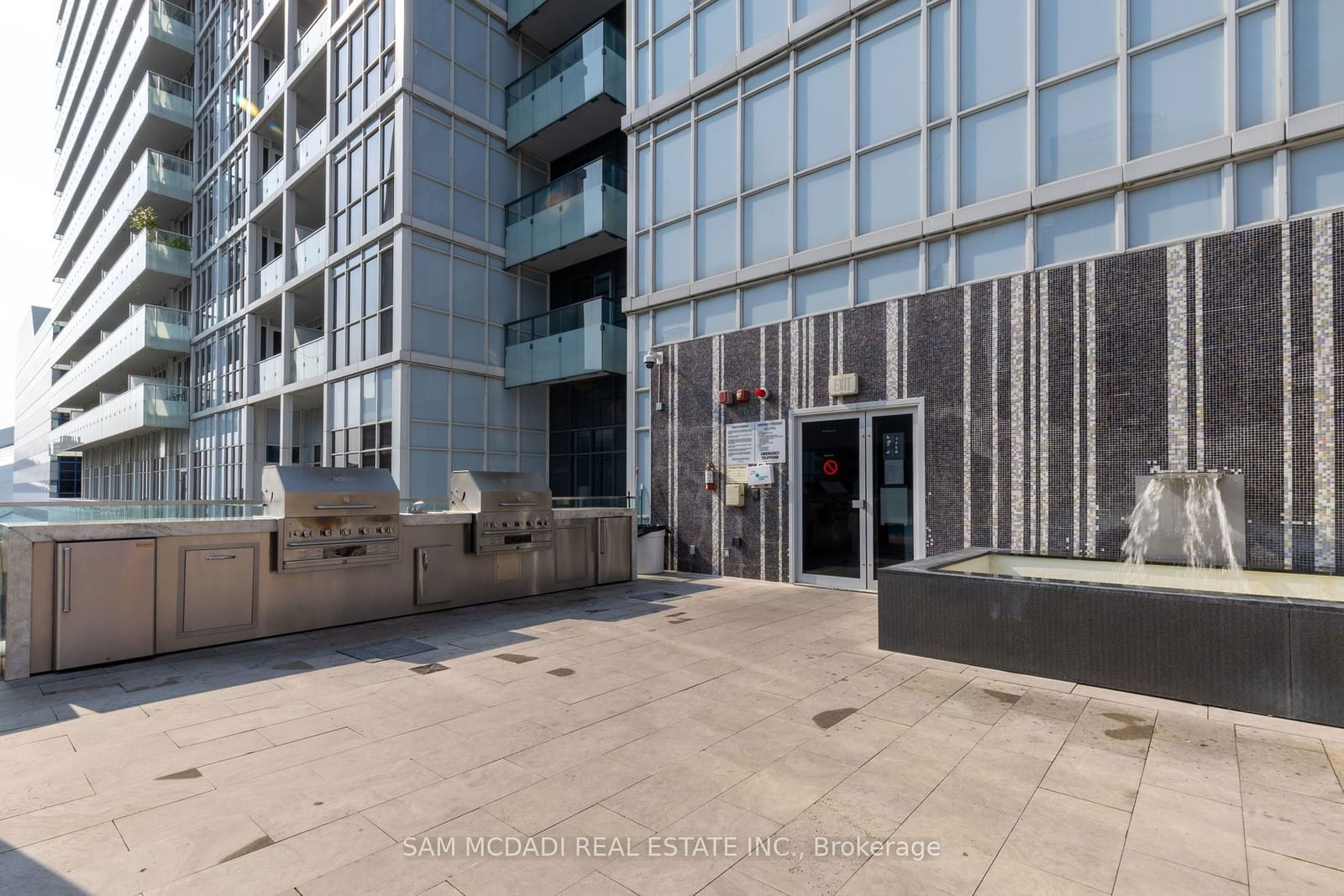 20 John St, unit 323 for sale