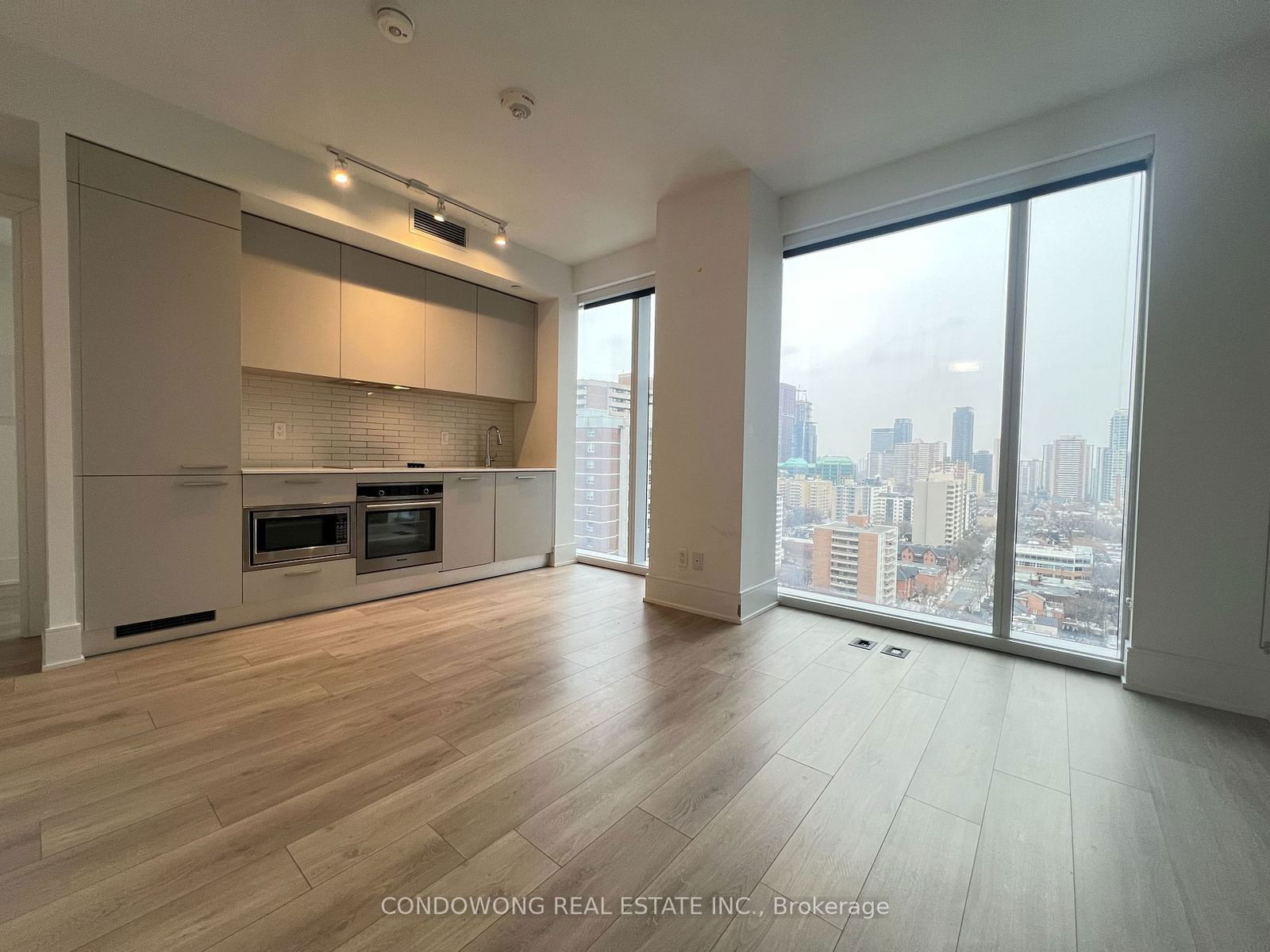 3 Gloucester St, unit 2017 for rent