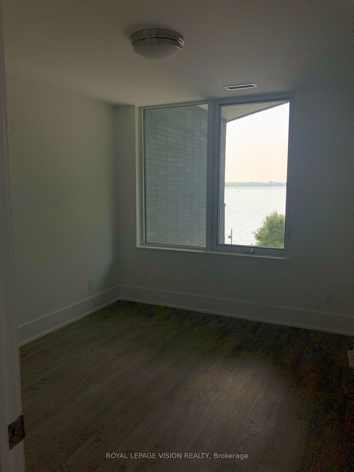 1 Edgewater Dr, unit 302 for rent