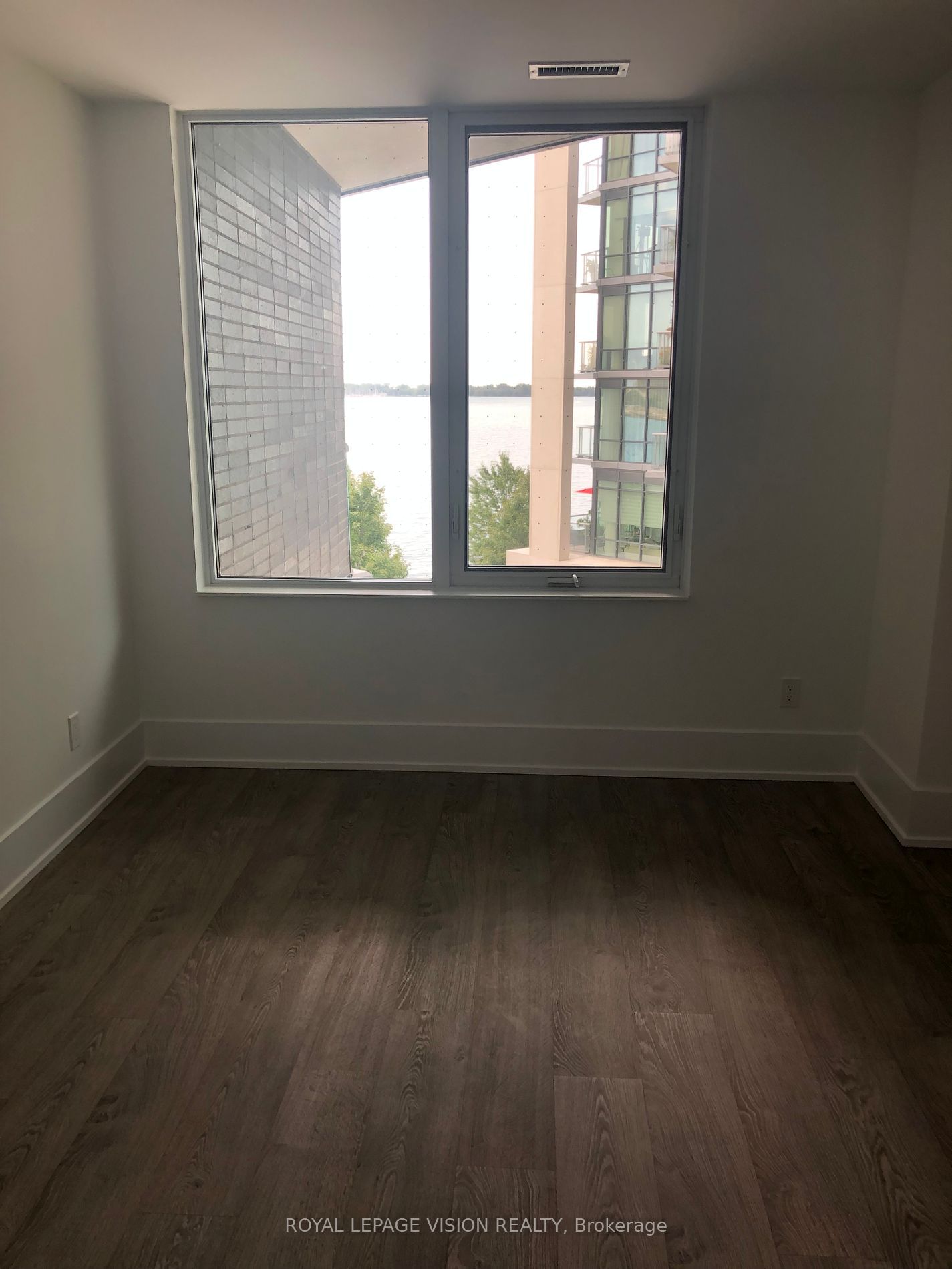 1 Edgewater Dr, unit 302 for rent