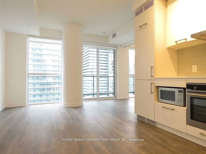 87 Peter St, unit 3112 for rent