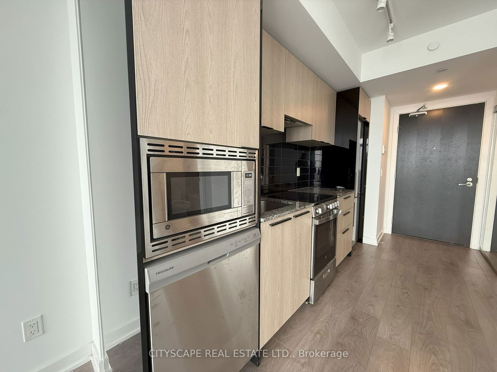 501 Yonge St, unit 5206 for rent