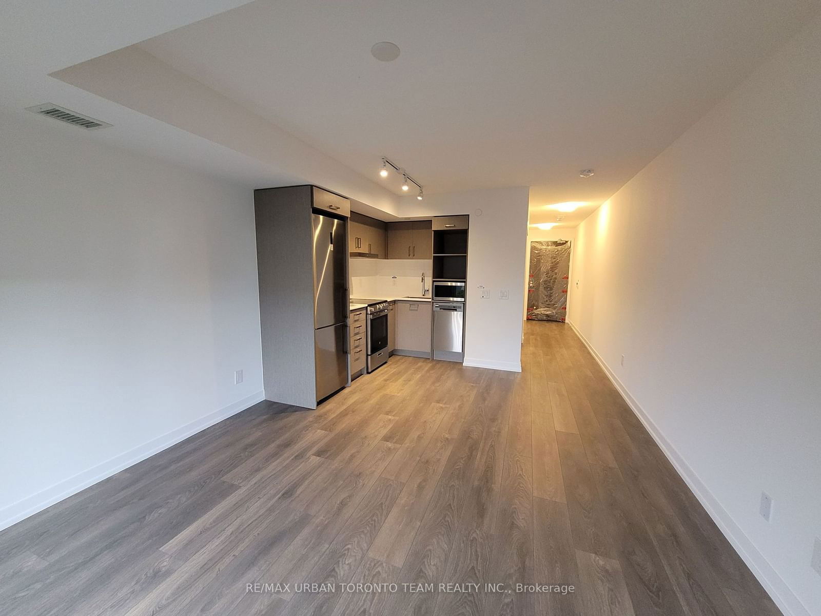 219 Dundas St E, unit 1602 for rent