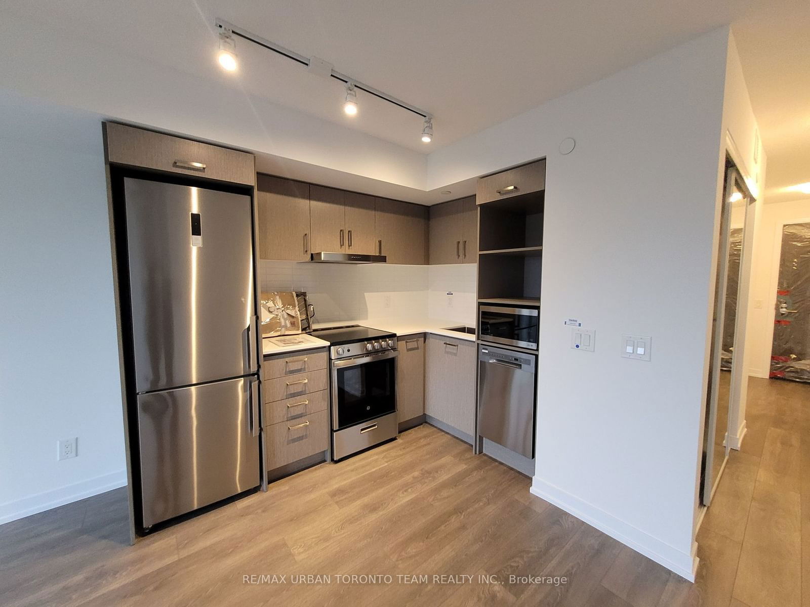 219 Dundas St E, unit 1602 for rent