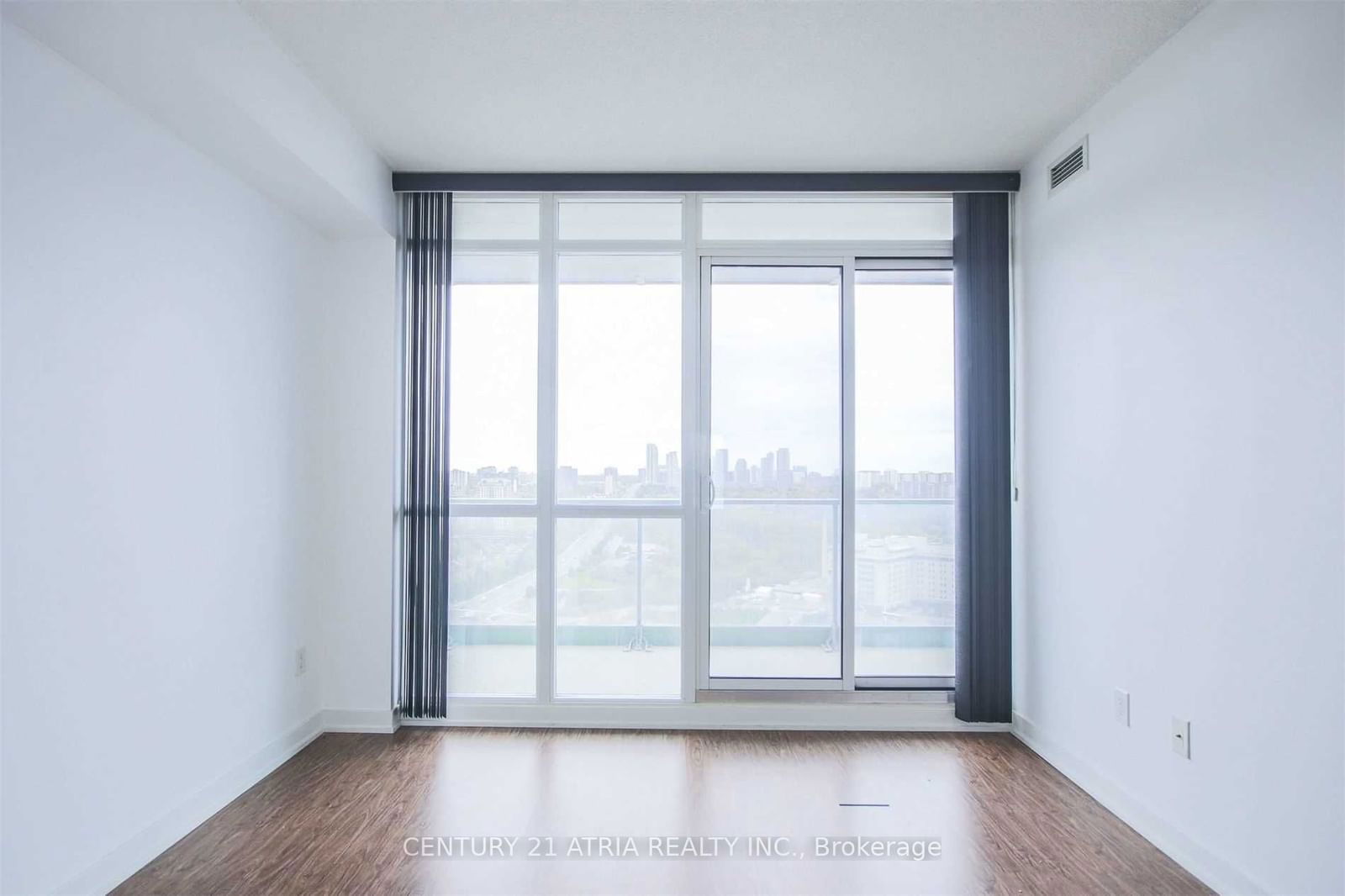 33 Singer Crt, unit 2812 for rent