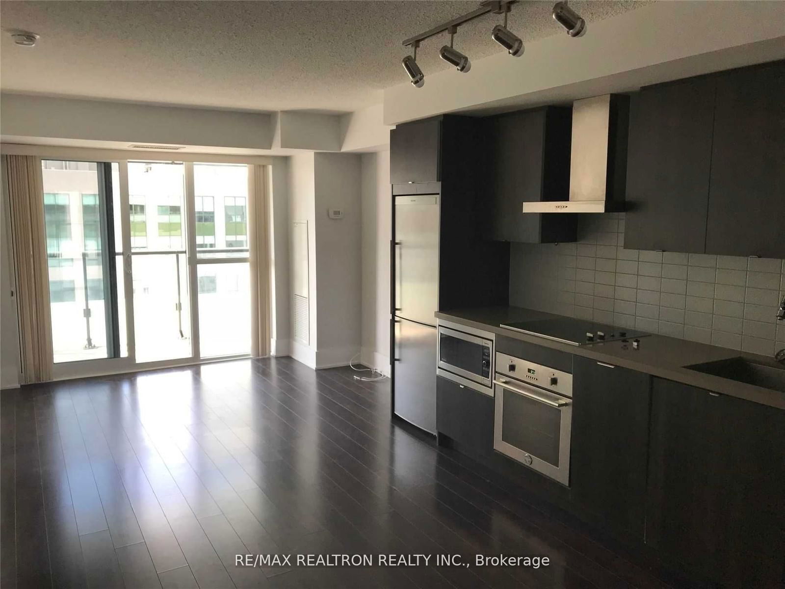 300 Front St W, unit 1001 for rent