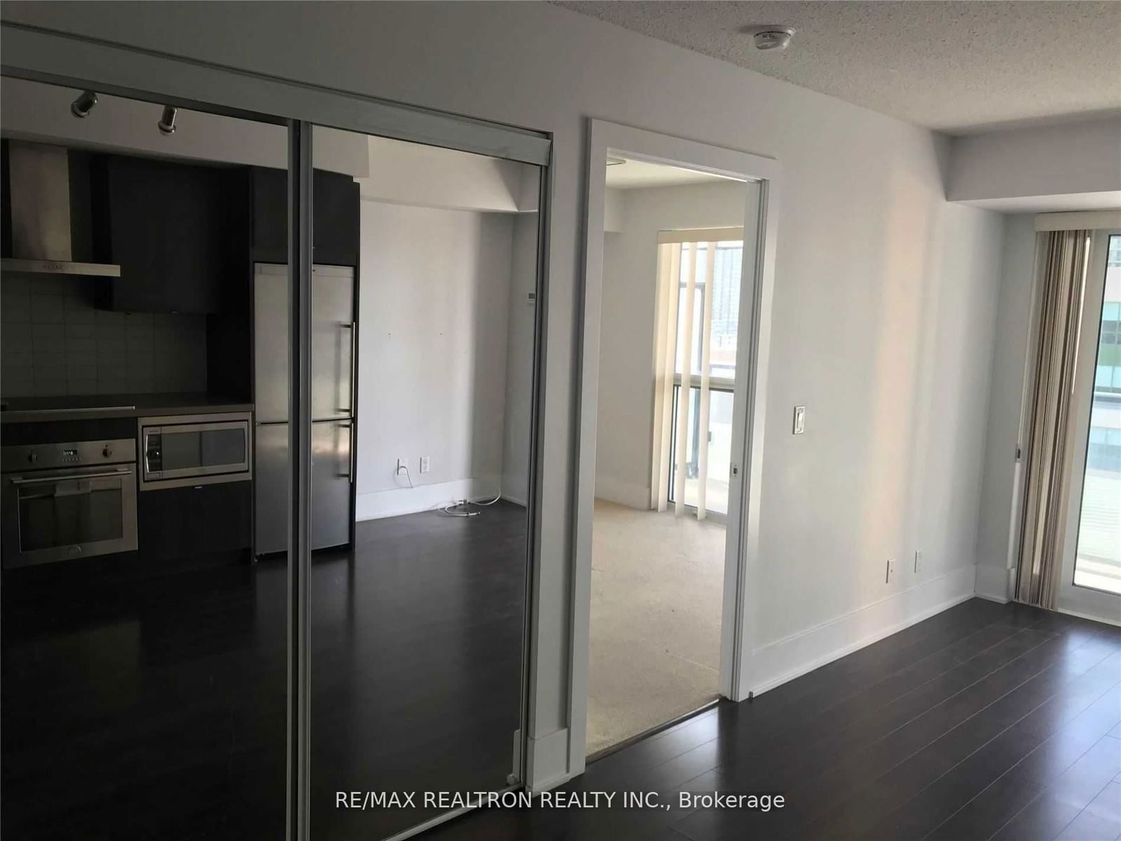 300 Front St W, unit 1001 for rent