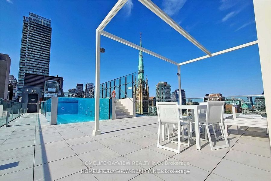 60 Colborne St, unit 2206 for rent