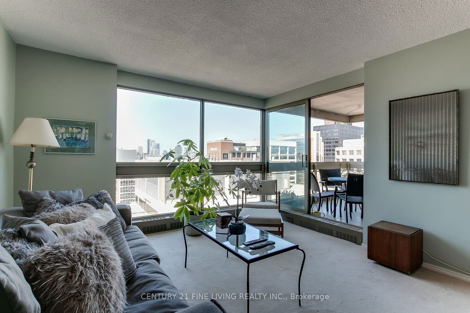 61 St Clair Ave W, unit 1705 for rent