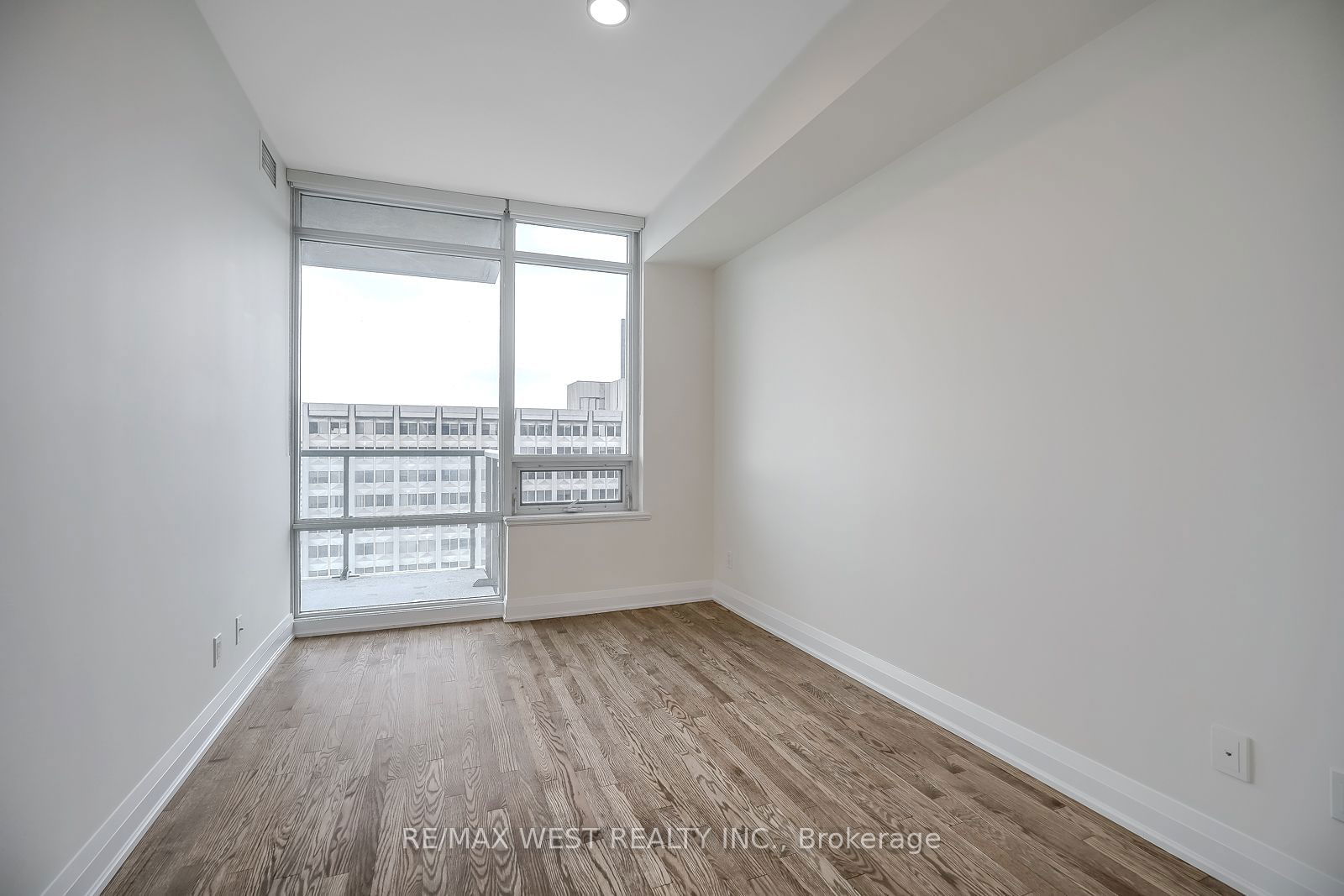 1 Bedford Rd, unit 1403 for rent