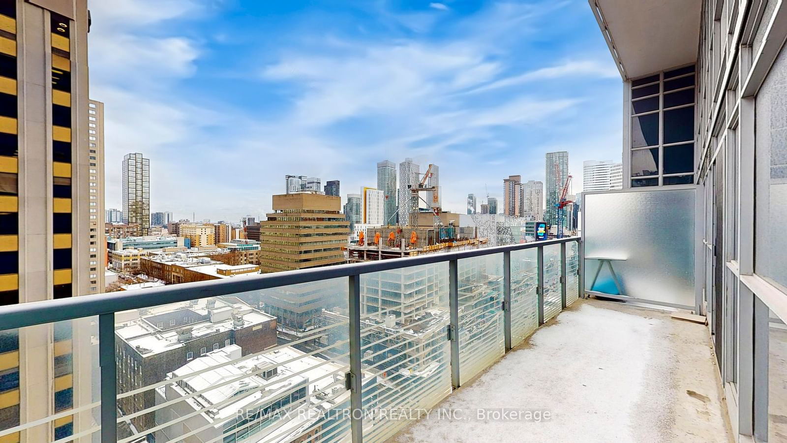 386 YONGE ST St E, unit 1104 for sale