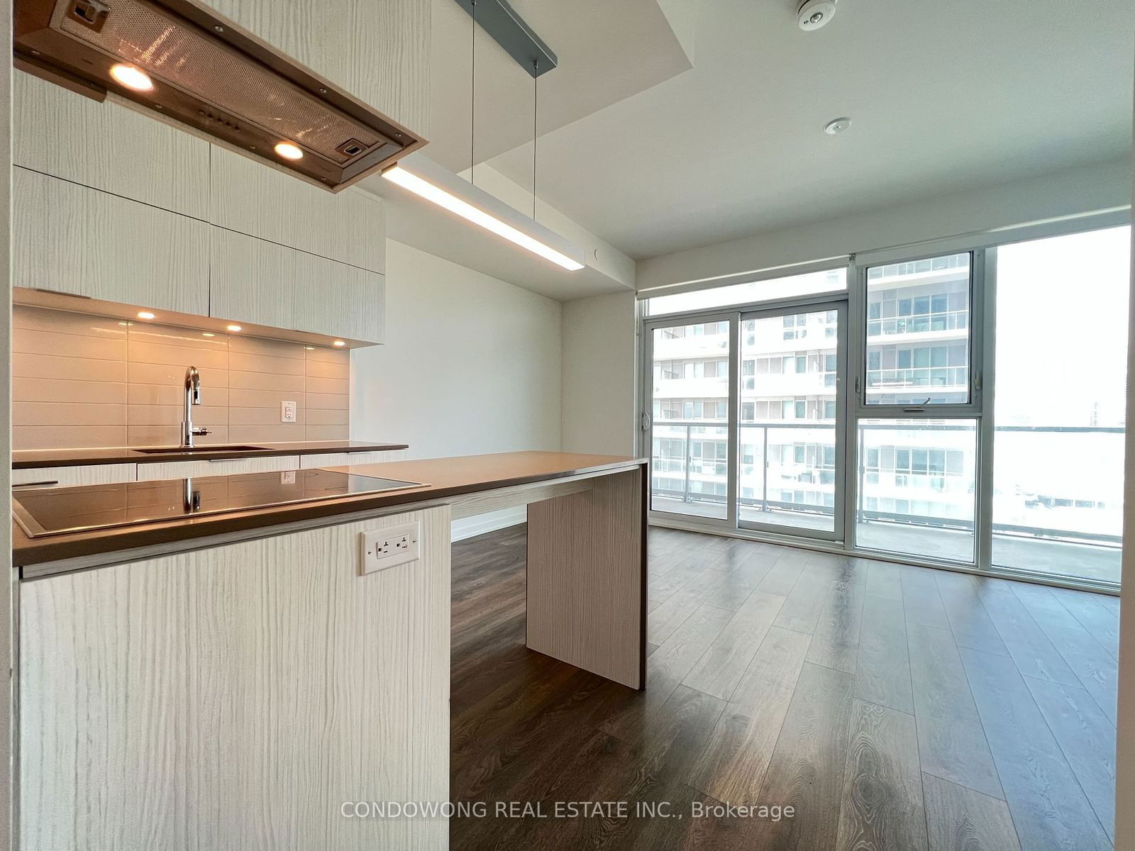 20 Richardson St, unit 2806 for rent