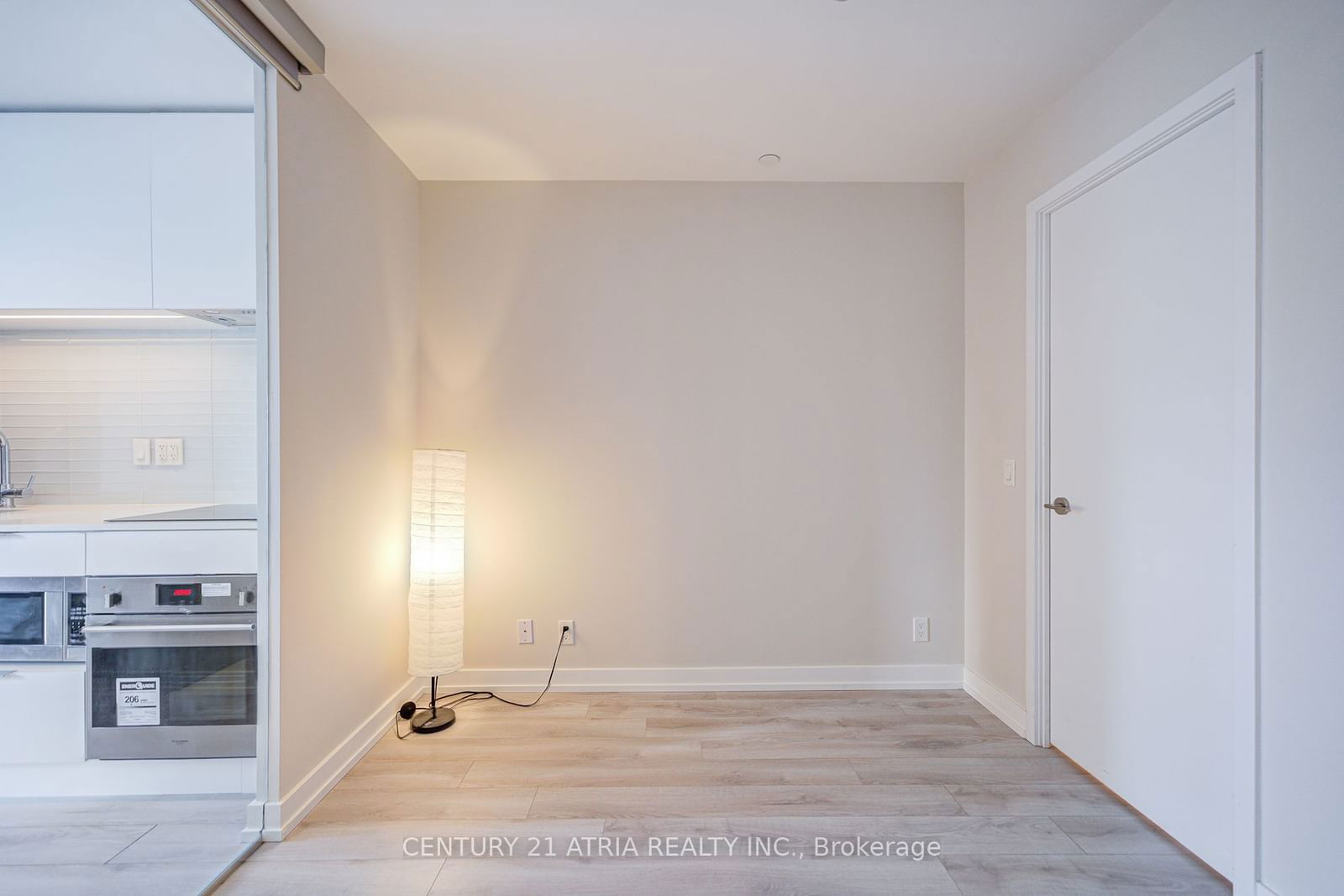 33 Helendale Ave, unit 1106 for rent