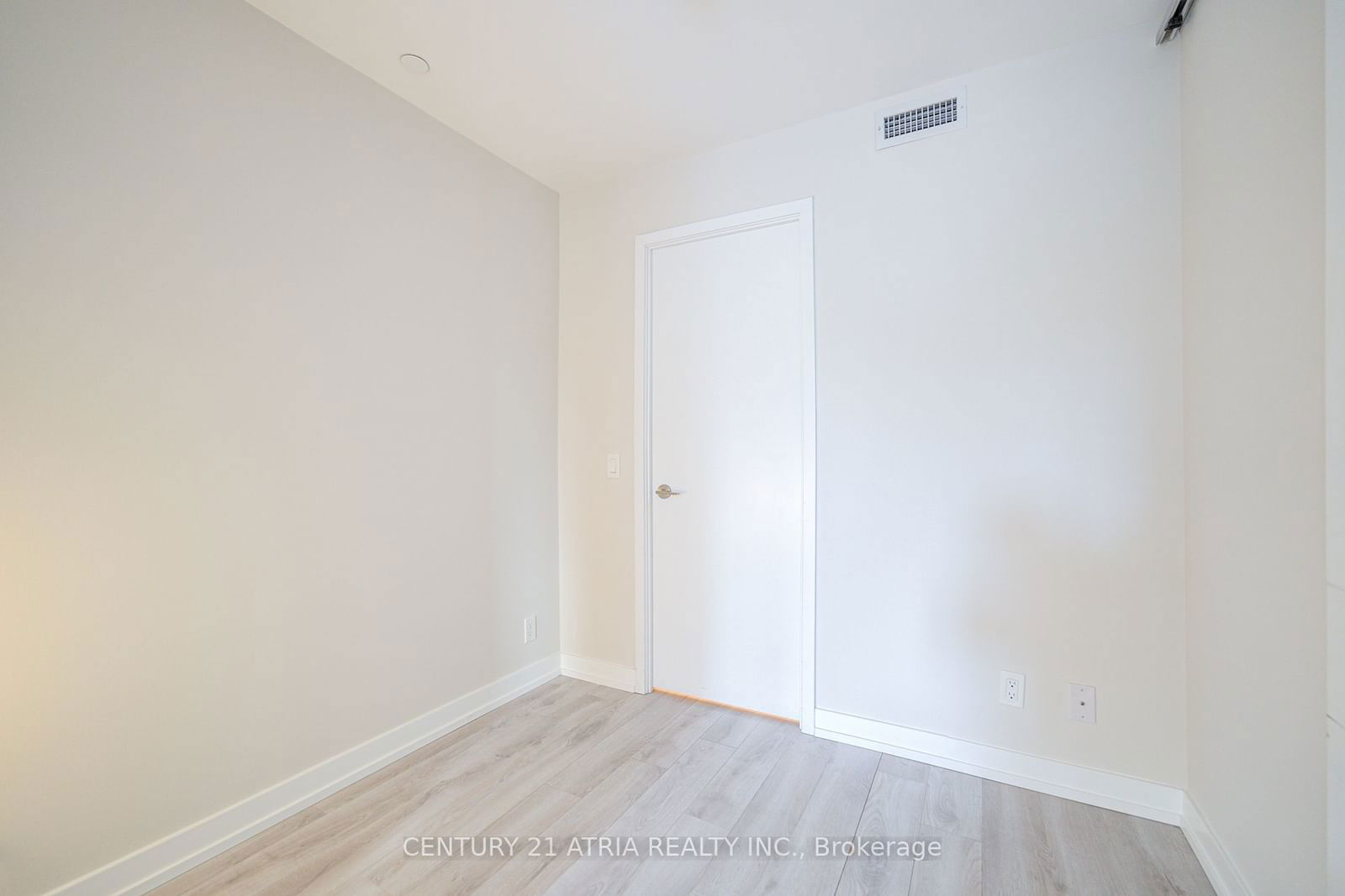 33 Helendale Ave, unit 1106 for rent