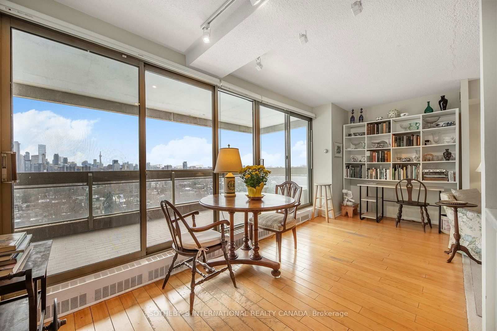 61 St Clair Ave W, unit 1001 for sale