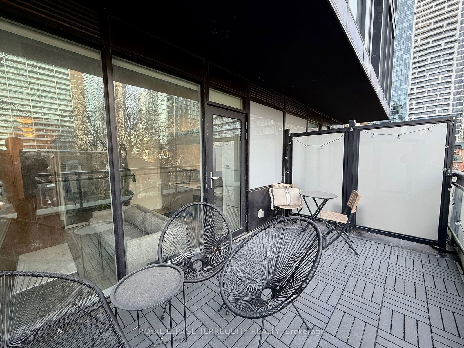 17 Dundonald St, unit 303 for rent