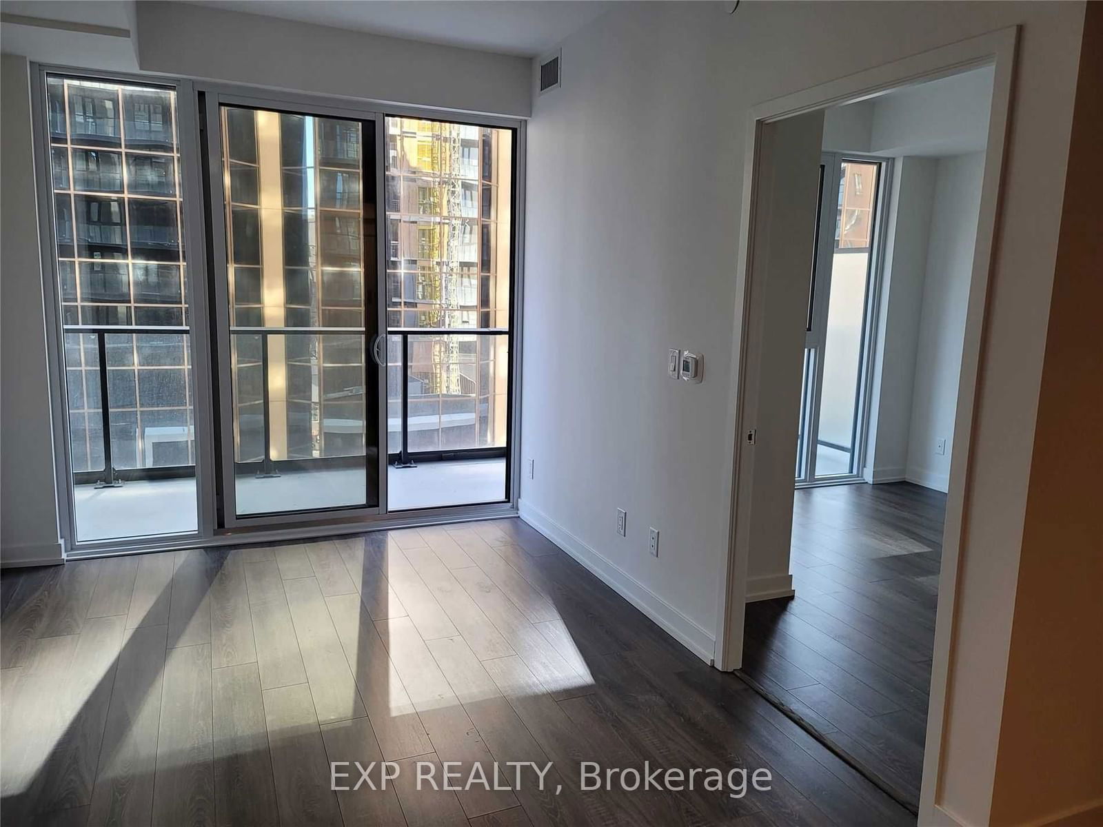 20 Edward St, unit 607 for rent