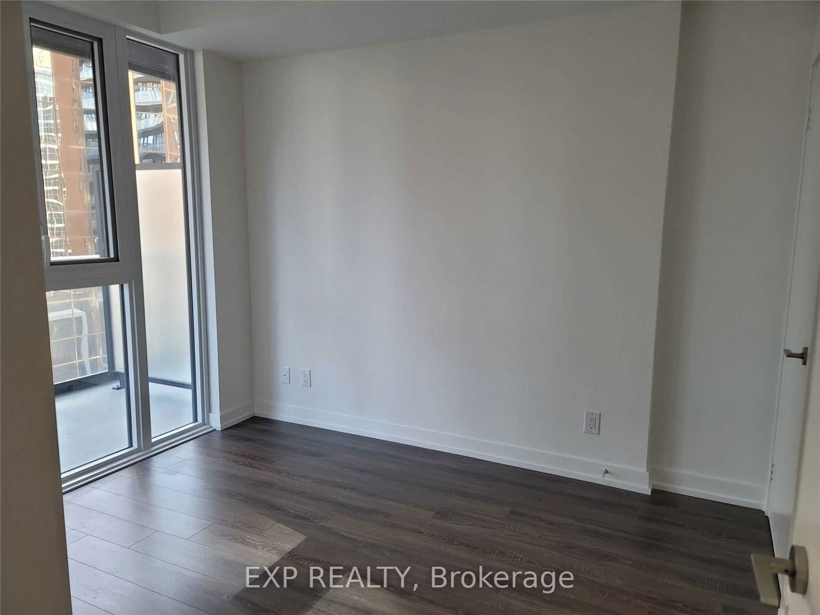 20 Edward St, unit 607 for rent