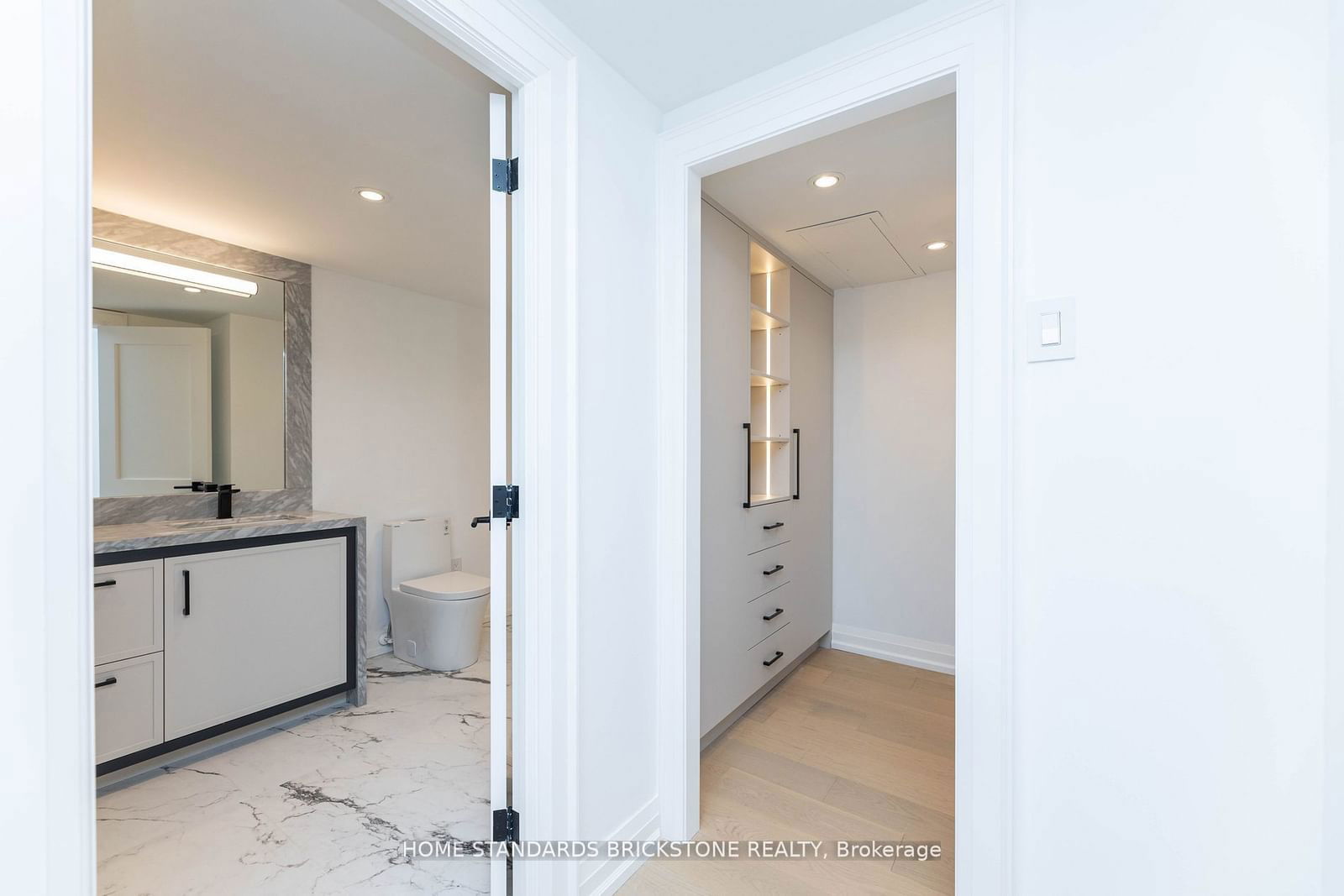 61 St Clair Ave W, unit 805 for sale