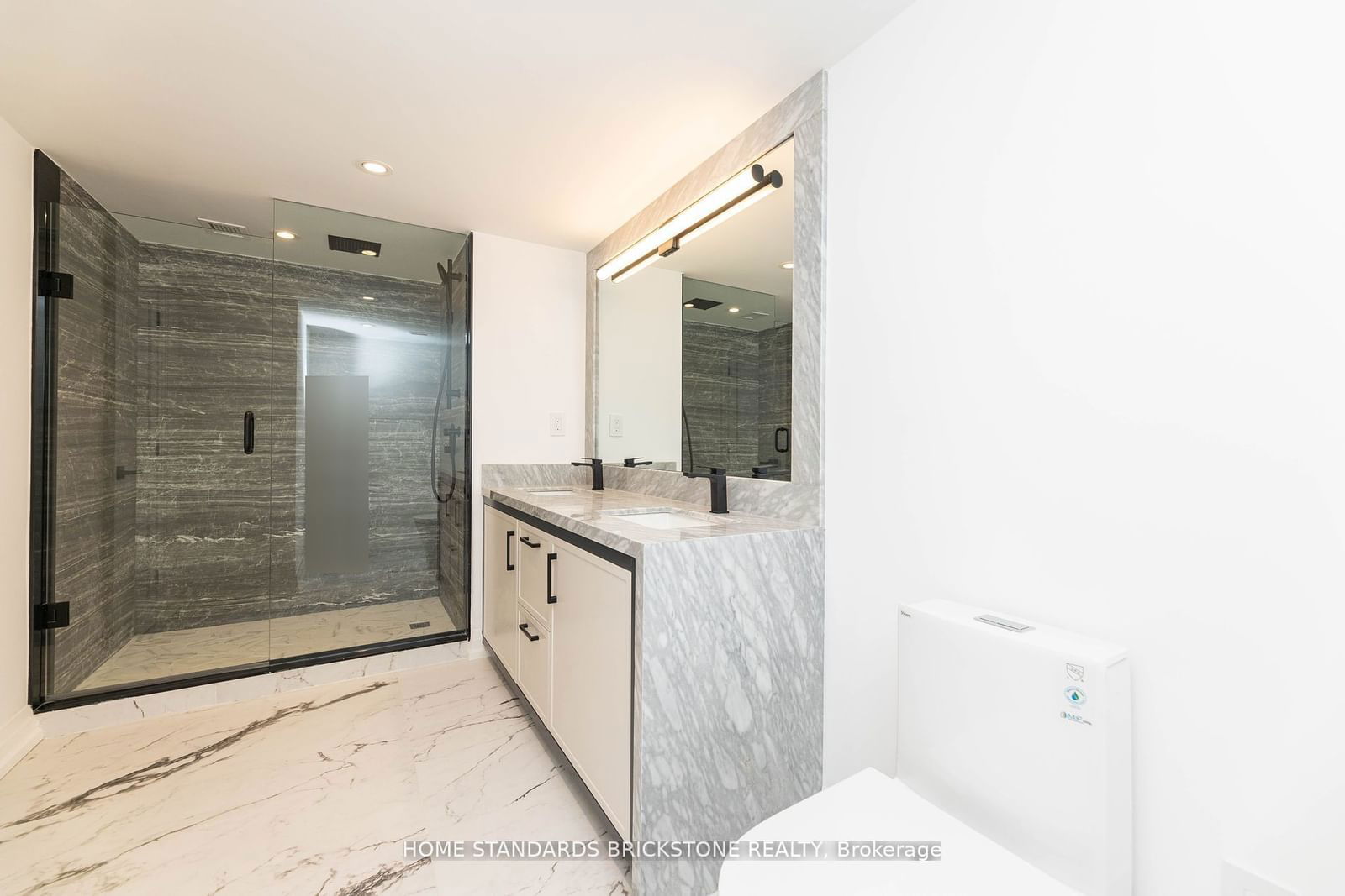 61 St Clair Ave W, unit 805 for sale