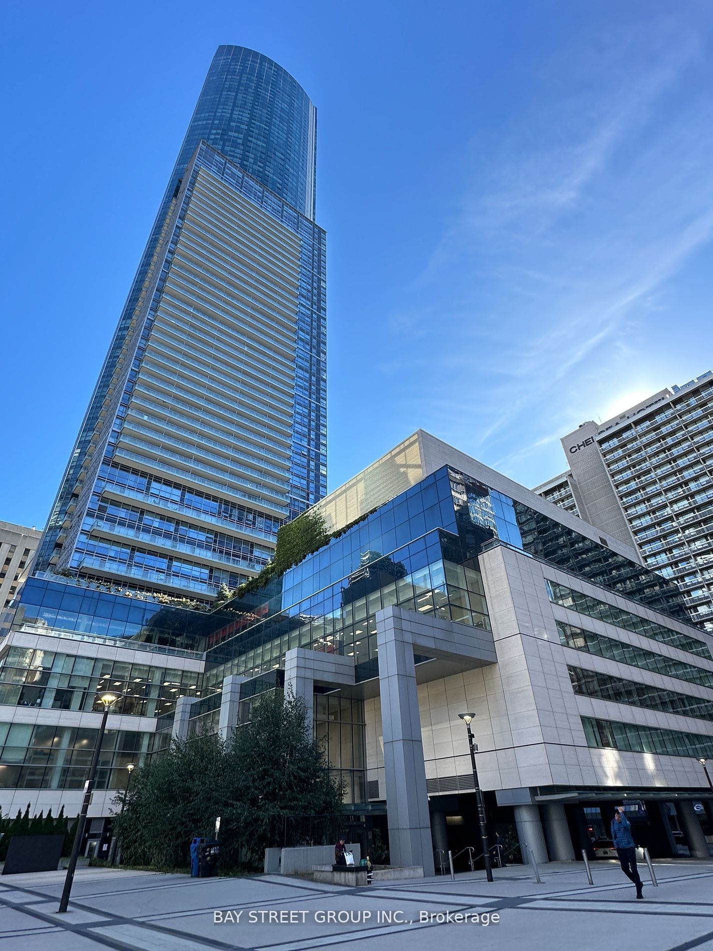 386 Yonge St, unit 720 for sale