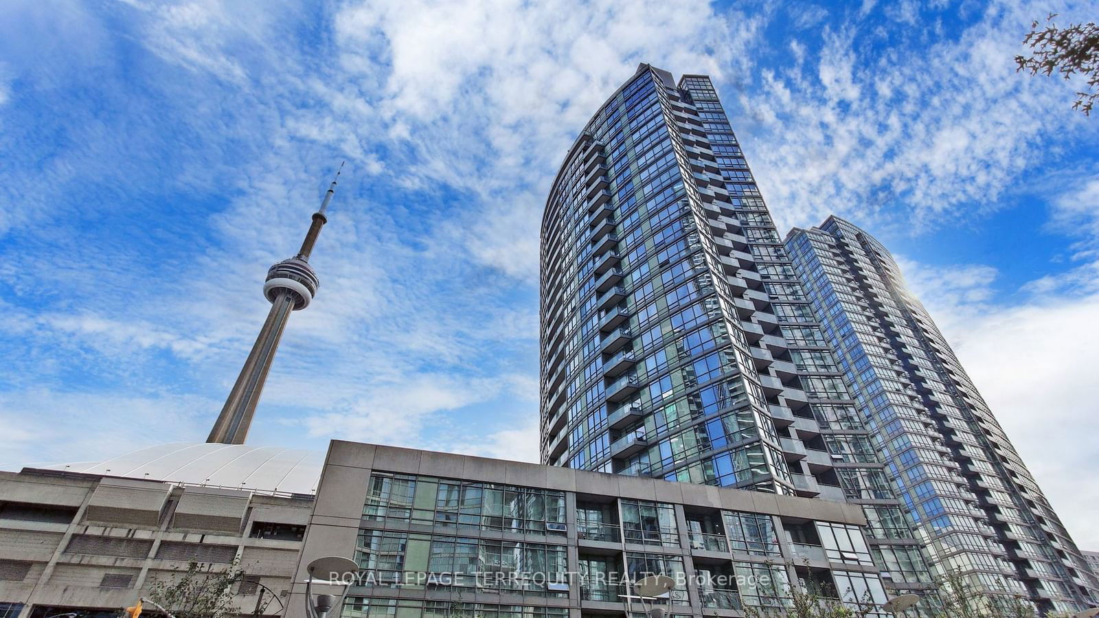 3 Navy Wharf Crt, unit 2003 for rent