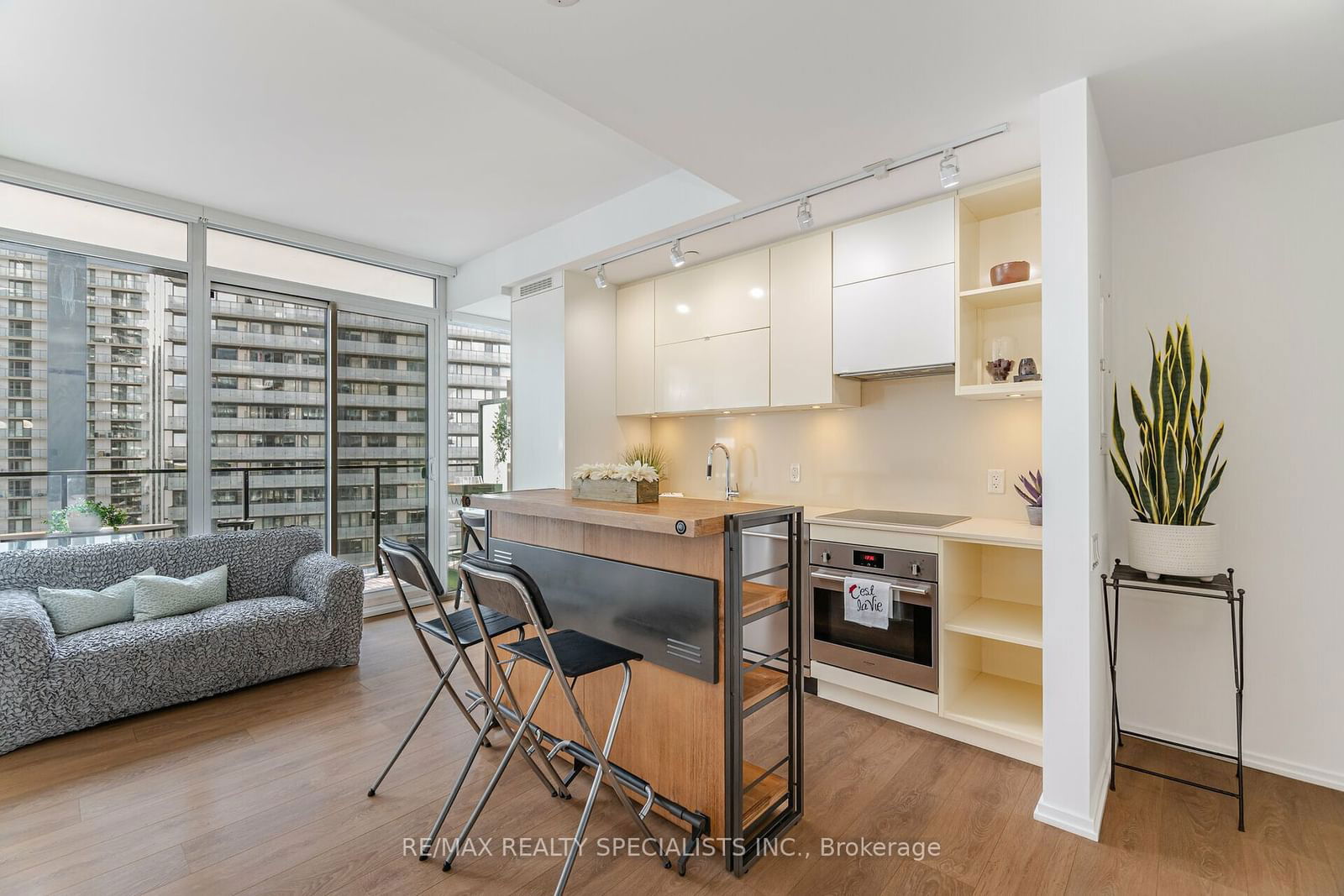 125 Peter St, unit 3012 for sale