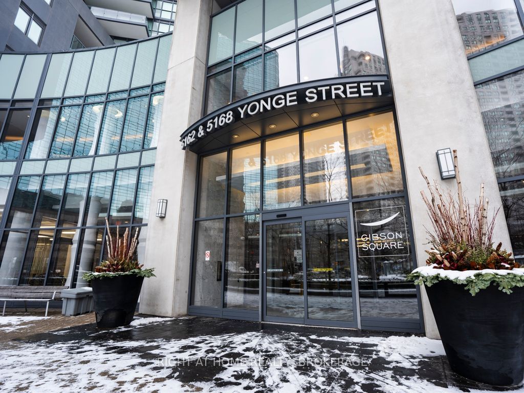 5162 Yonge St, unit LPH605 for rent