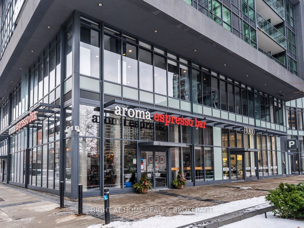 5162 Yonge St, unit LPH605 for rent