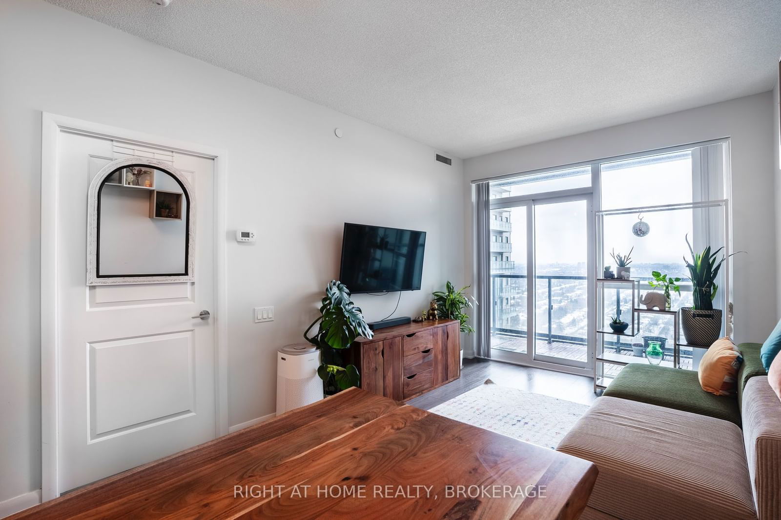 5162 Yonge St, unit LPH605 for rent