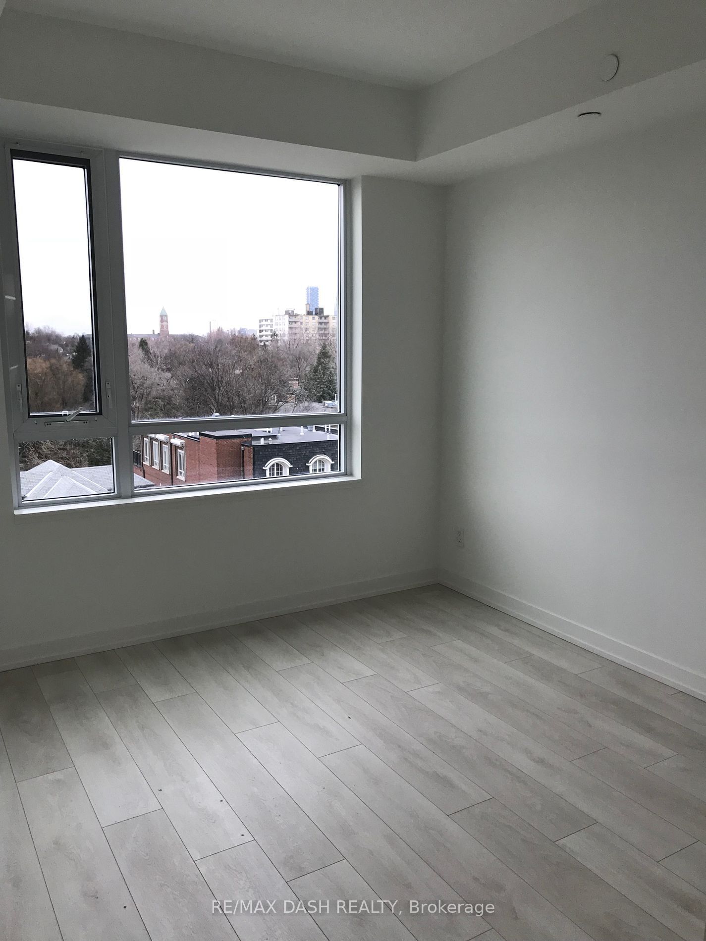 223 St Clair Ave W, unit 608 for rent