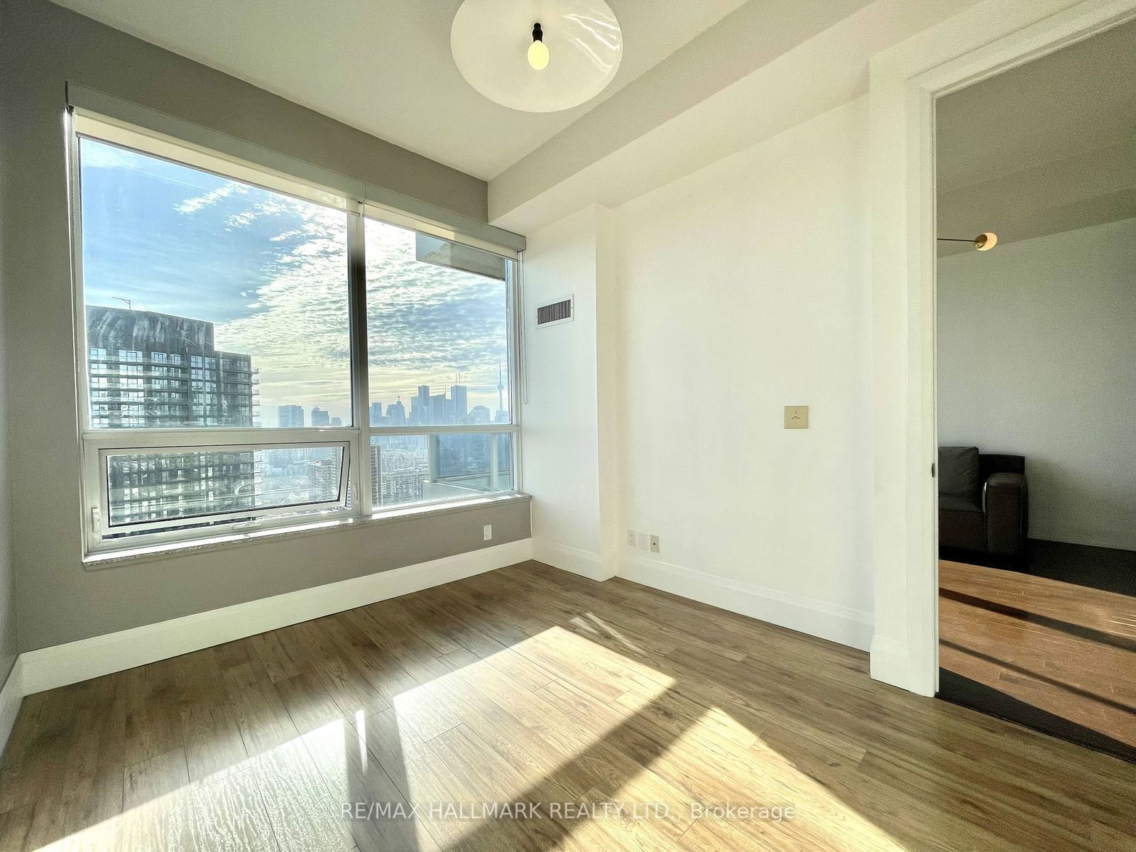 500 Sherbourne St, unit 3004 for rent