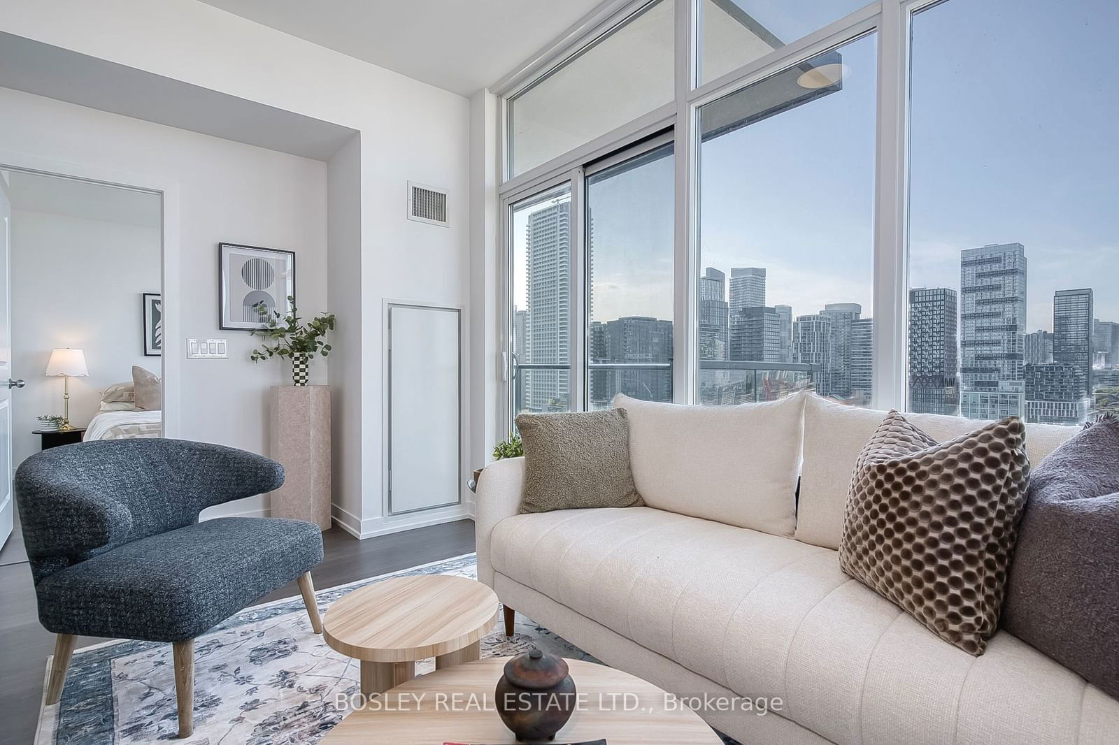 105 George St, unit 1904 for sale