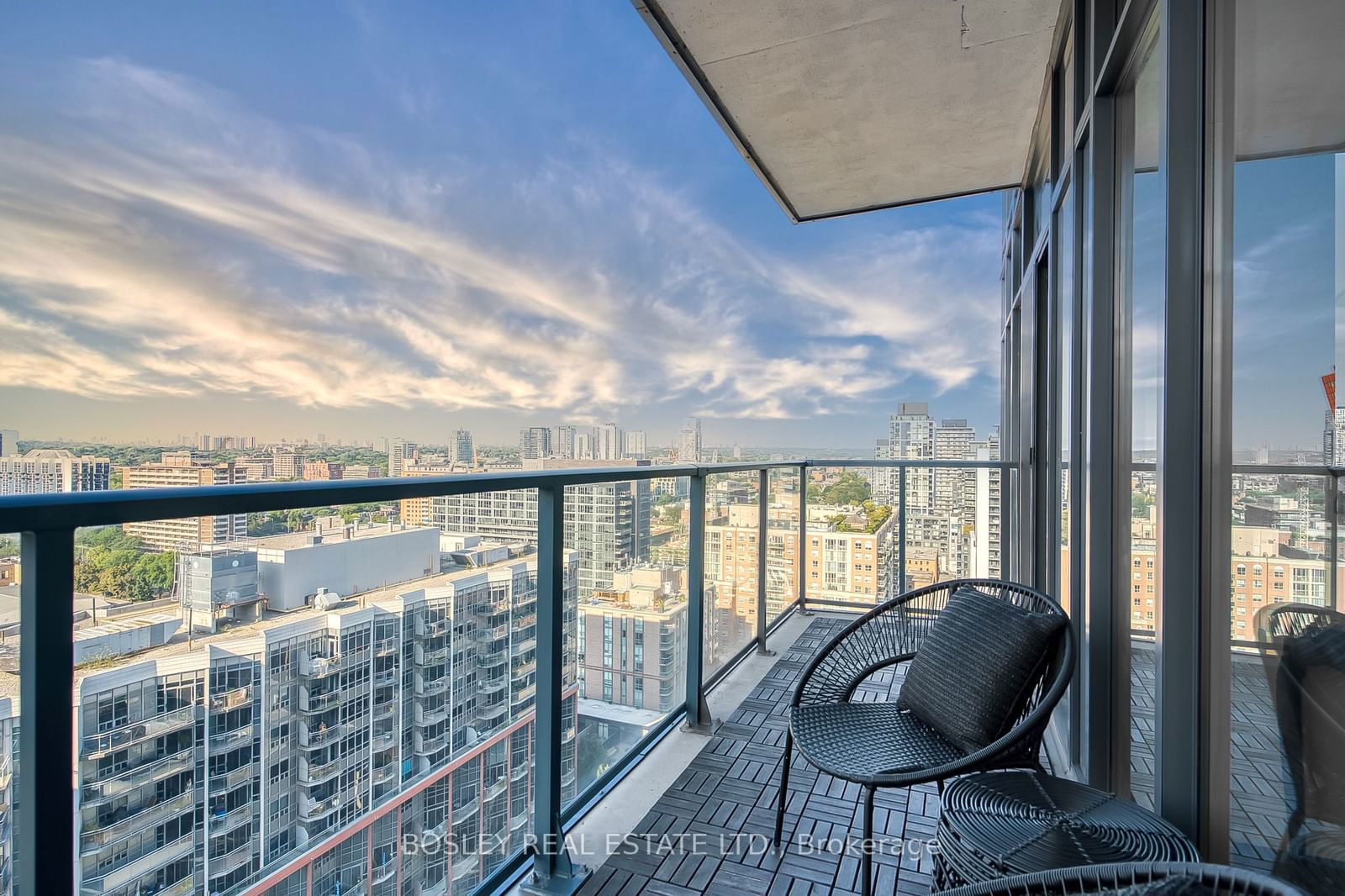 105 George St, unit 1904 for sale