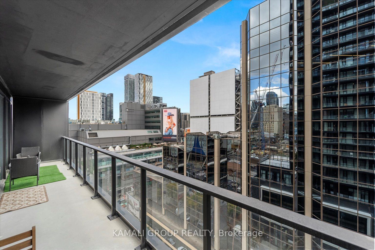 20 Edward St, unit 904 for sale