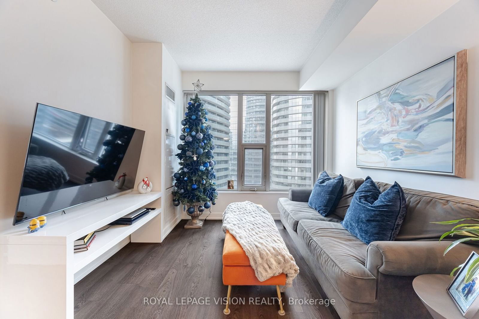 10 York St, unit 2401 for sale