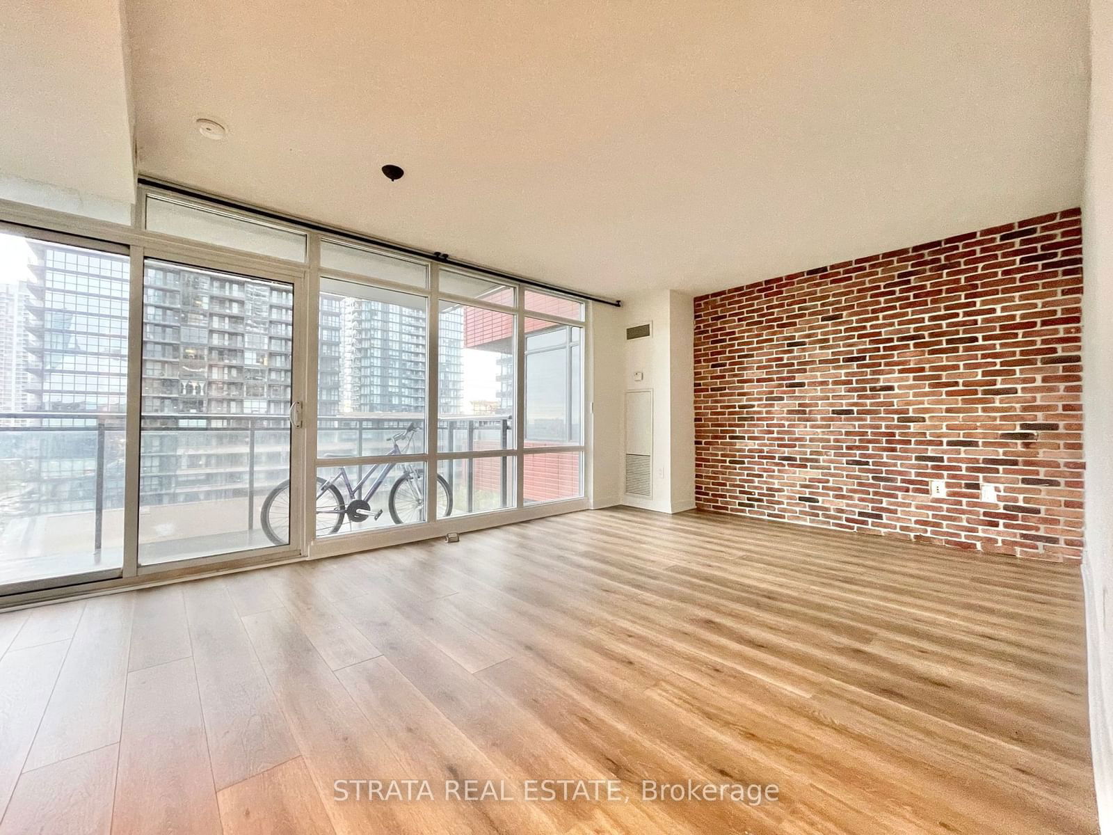 4K Spadina Ave, unit 920 for rent