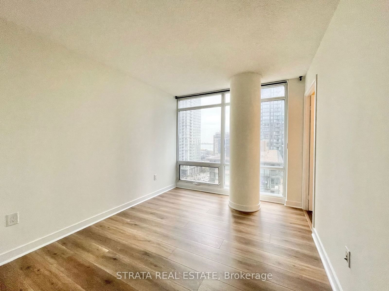 4K Spadina Ave, unit 920 for rent