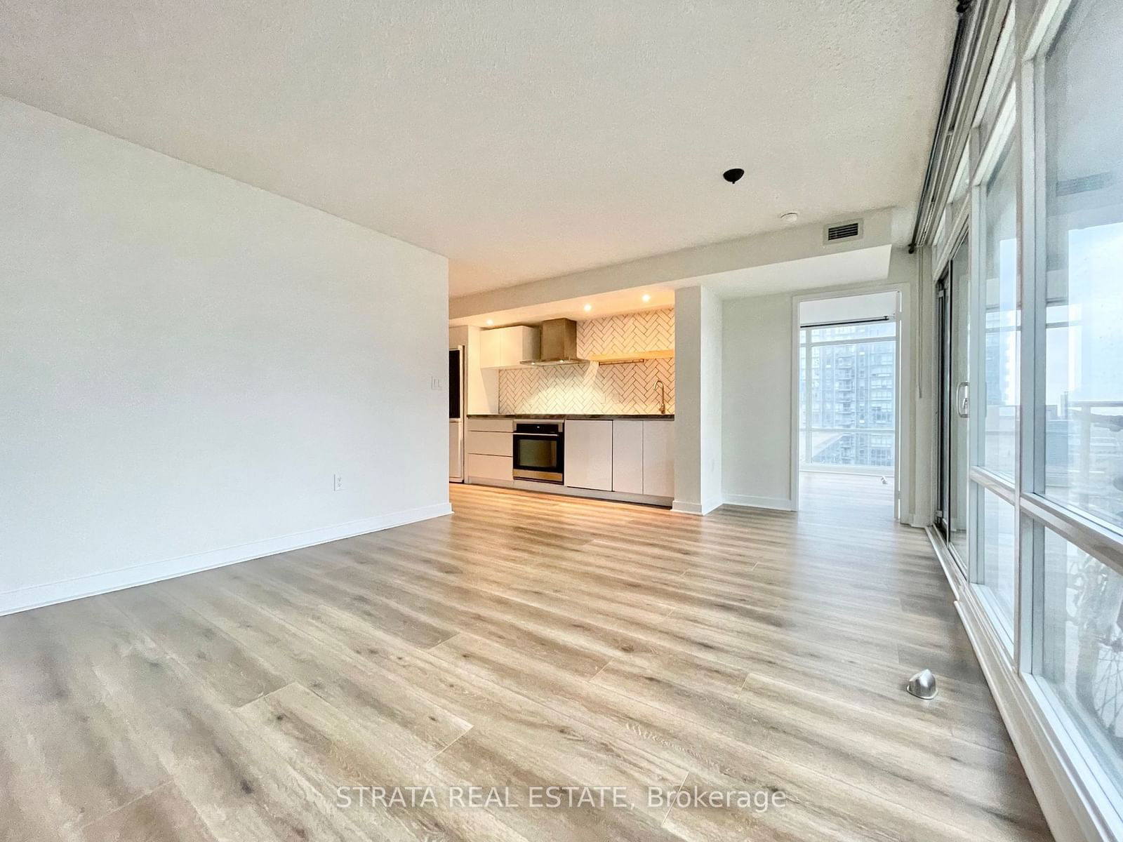 4K Spadina Ave, unit 920 for rent