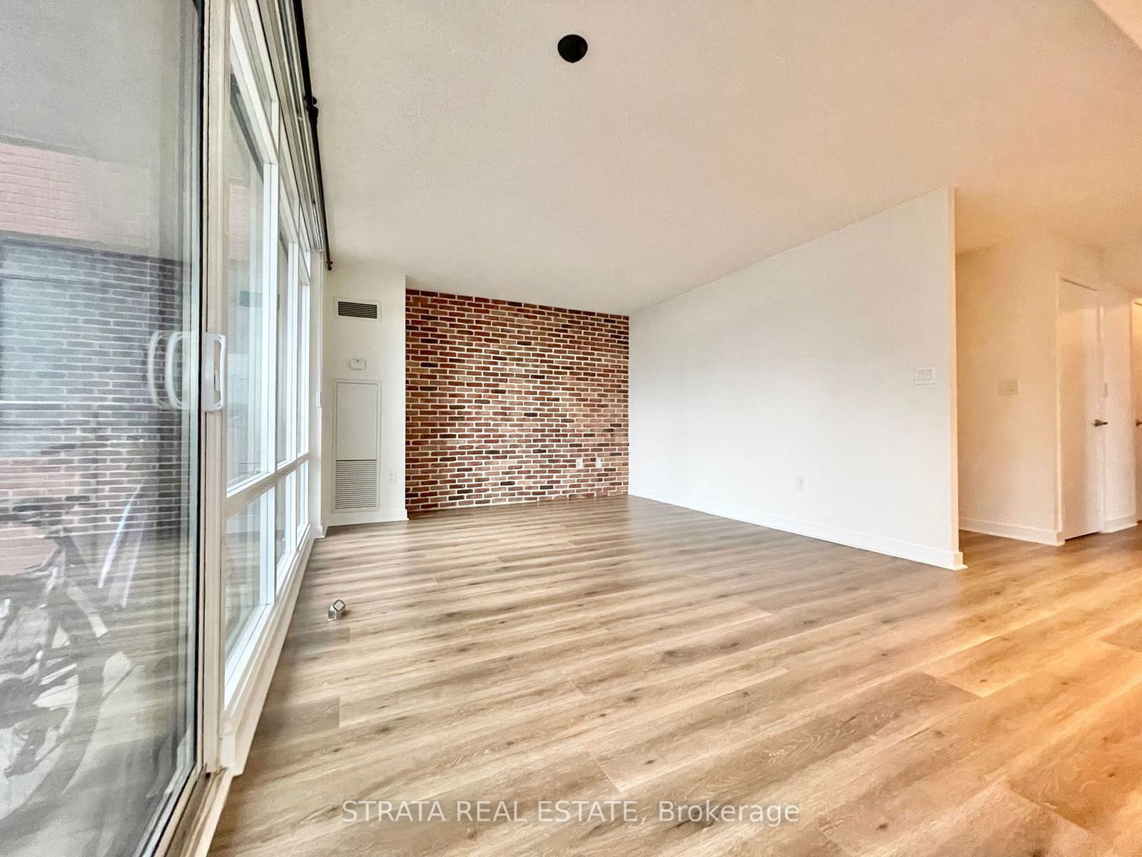 4K Spadina Ave, unit 920 for rent