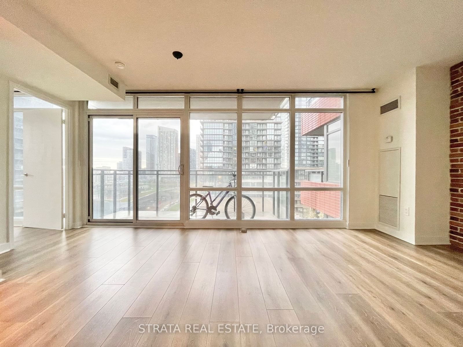 4K Spadina Ave, unit 920 for rent