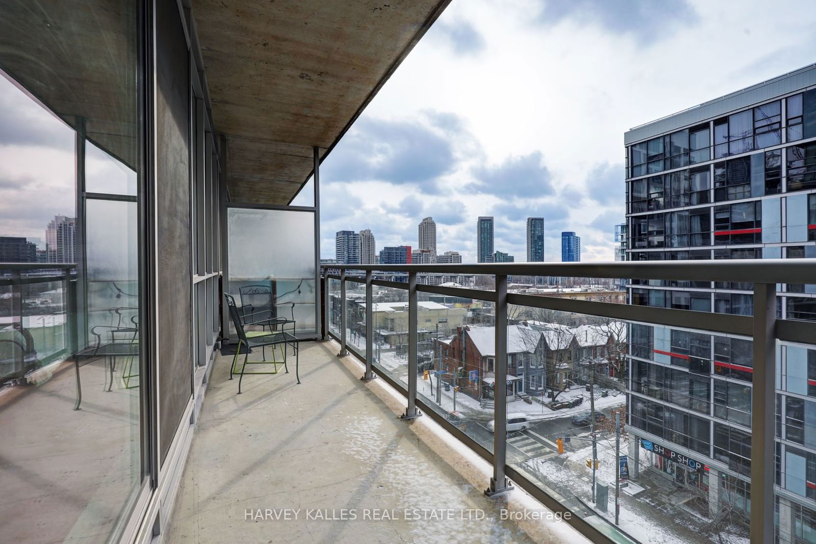 38 Niagara St, unit 709 for rent