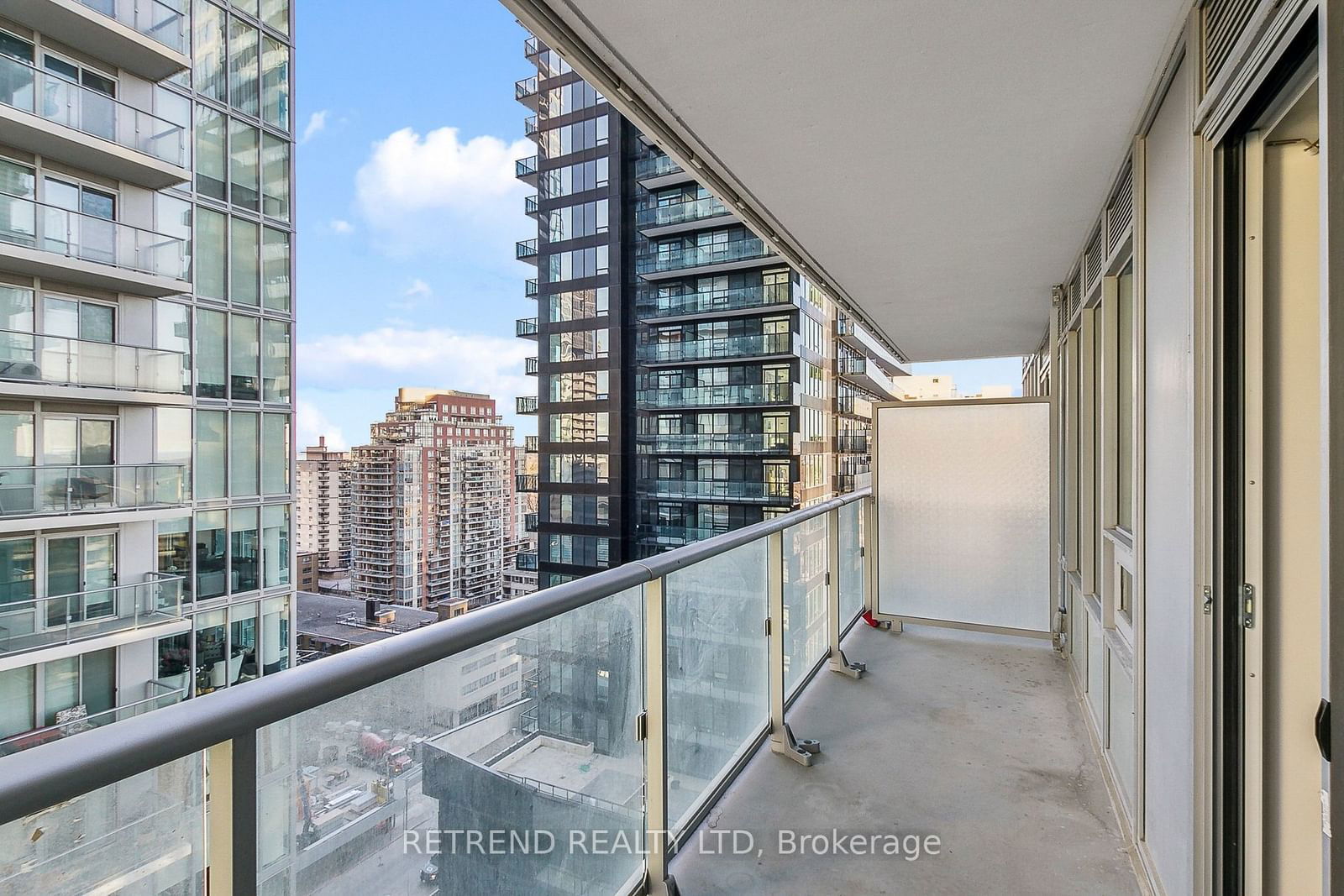 195 Redpath Ave, unit 1402 for rent