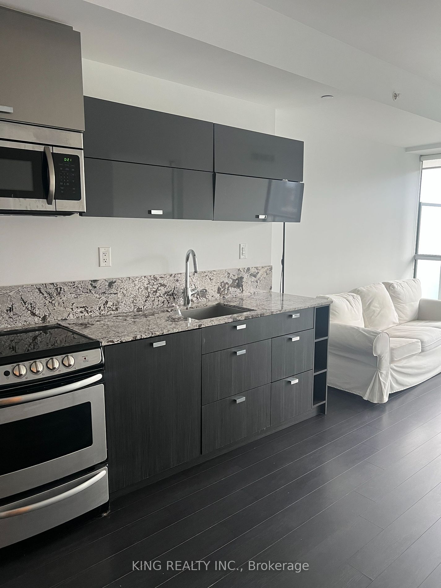 290 Adelaide St W, unit 3806 for rent