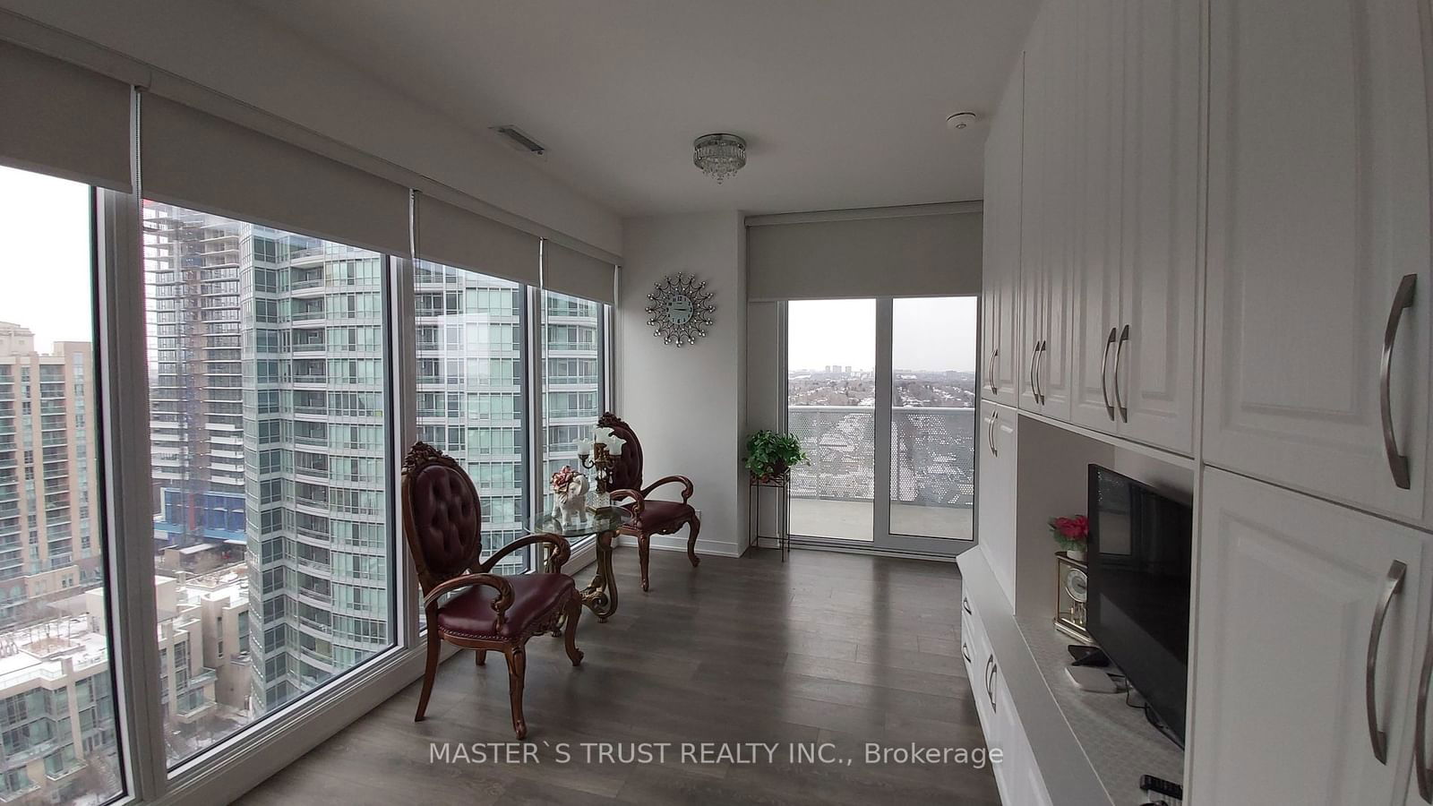 15 Holmes Ave, unit 1508 for sale