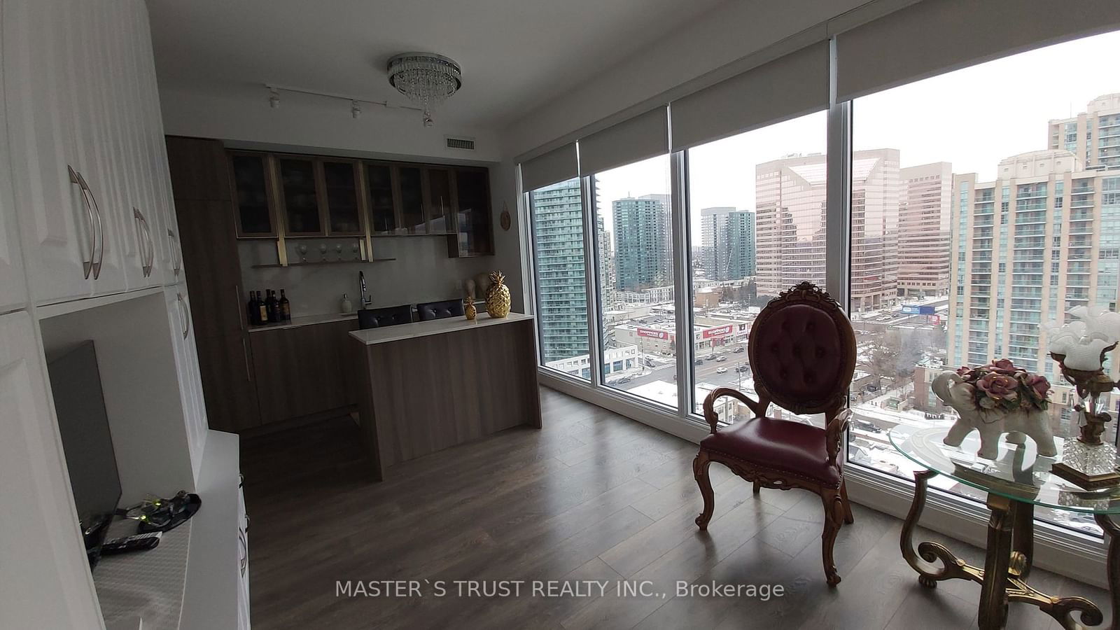 15 Holmes Ave, unit 1508 for sale