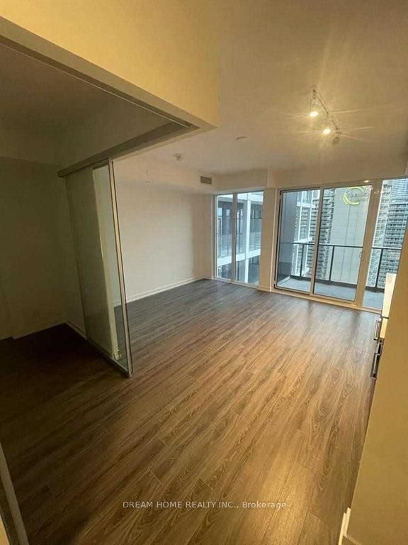 20 Edward St, unit 1721 for rent