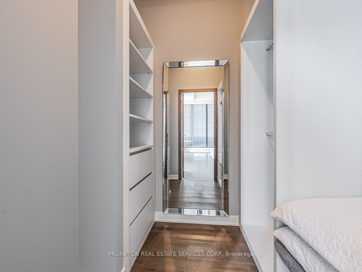 17 Bathurst St, unit PH03 for sale